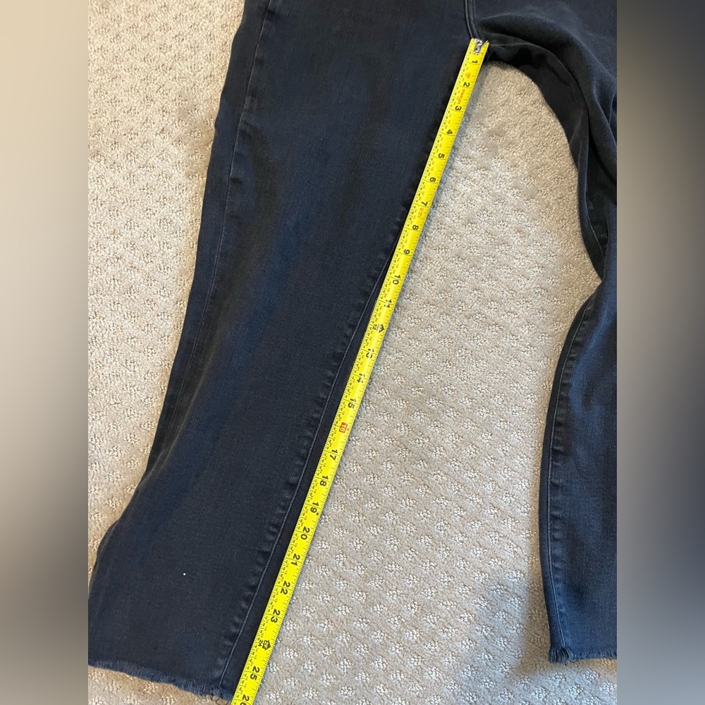 7 Seven for All Mankind Roxanne Ankle Cropped Jeans Black Size 29, inseam 26 - Picture 5 of 7